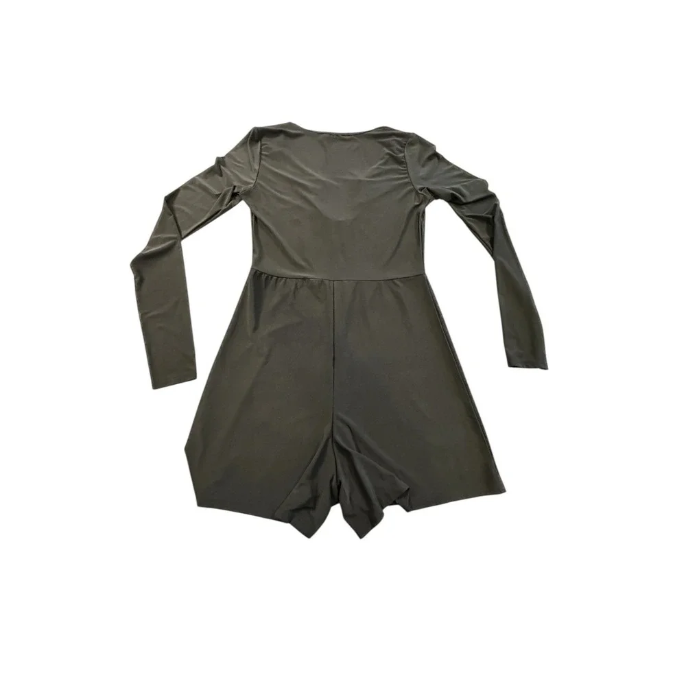 Nasty Gal‎ Jumper Romper Women Size 6 Black Long Sleeve Shorts One Piece USA EUC - Picture 4 of 9